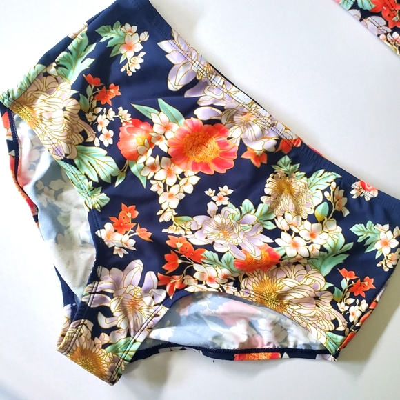 Meet Curve Bikini Set - Picture 2 of 6